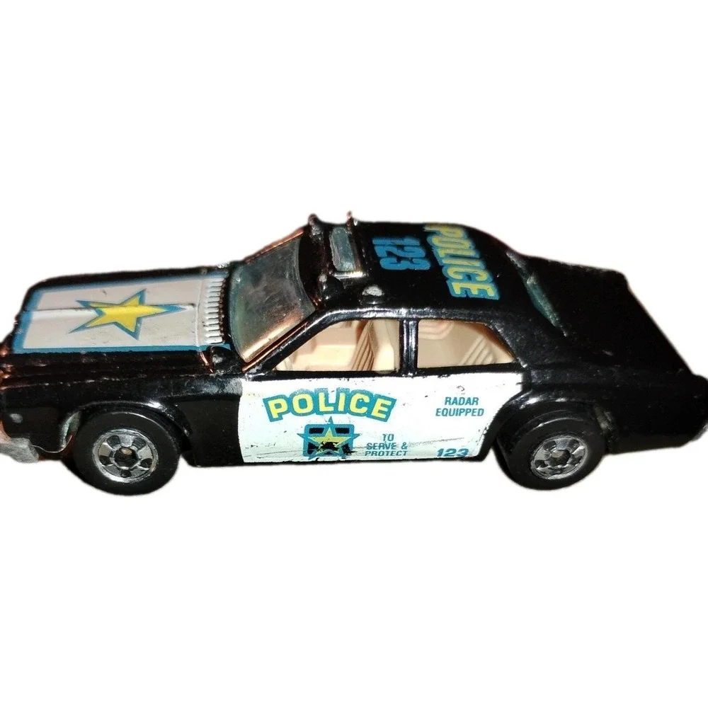 HOT WHEELS 7 SPOKE POLICE CAR 123 MALAYSIA 1977 